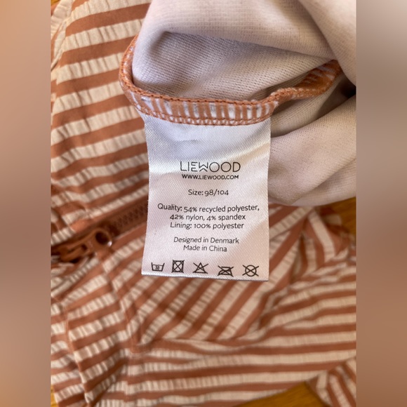 Liewood rash guard, size 98/104 (4T), rose stripe - Picture 8 of 8